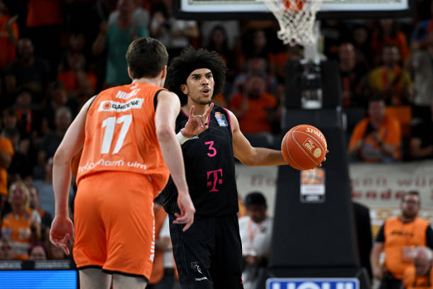 他作为著名 他作为著名